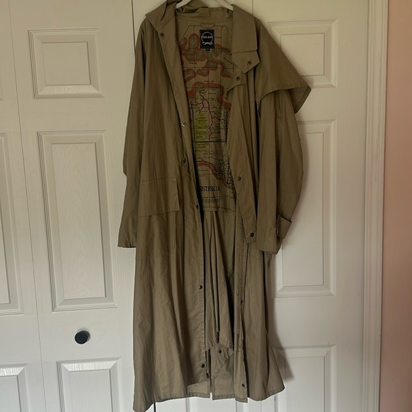 trench - Picture 1 of 1